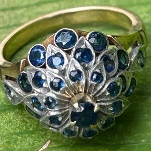 Vintage 14K blue Sapphire cluster Thai Princess ring size 6 ,5 grams wear/scrap